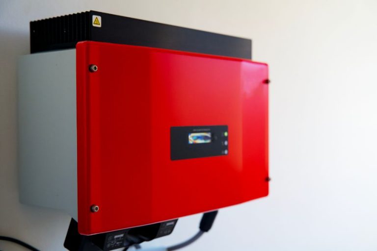 Selecting an inverter for battery backup systems doesn’t have to be confusing. This guide simplifies the process with practical tips.