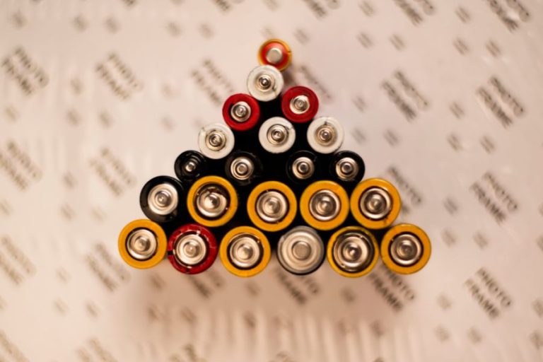 High-capacity rechargeable batteries provide efficient, sustainable power. Explore top-rated options for everyday and professional use.