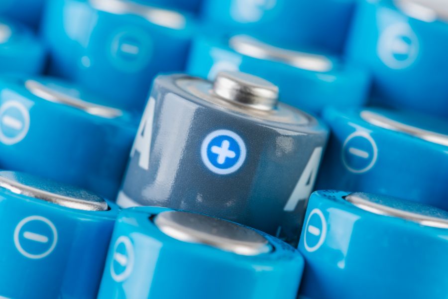 Sourcing components for custom battery packs requires precision. Learn about key parts like cells, connectors, and battery management systems.