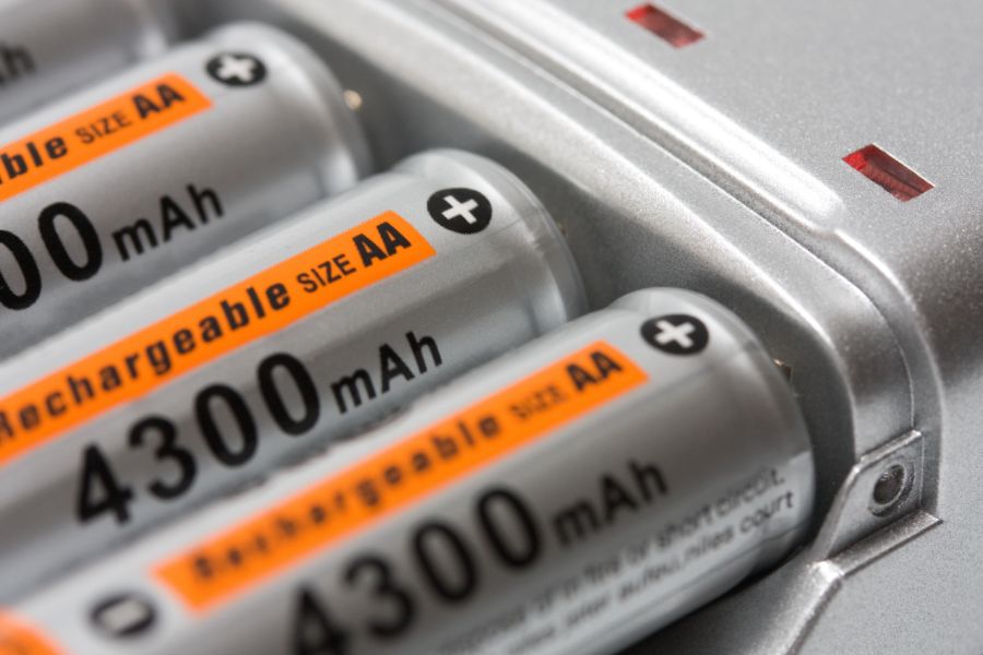 Find the top-rated battery charger brands for 2024. Learn which brands deliver reliable power for all your charging needs.