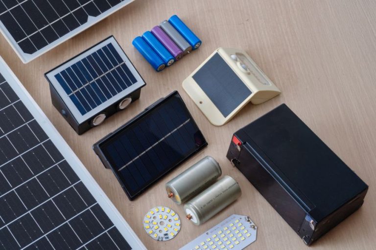 Portable high-capacity batteries deliver power anywhere. Explore the top solutions for durability, efficiency, and versatility.